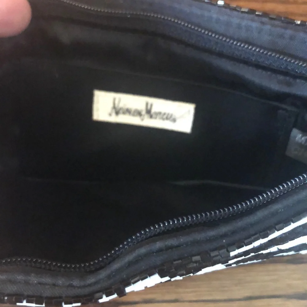 Neiman Marcus beaded clutch/make up bag - Picture 2 of 4